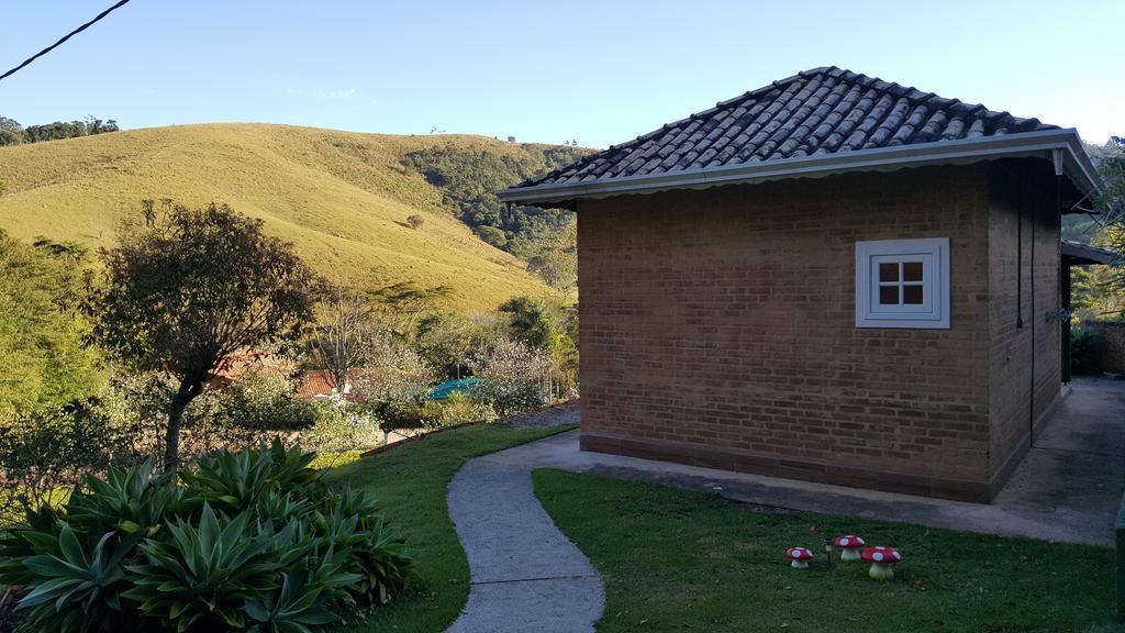 Pousada Recanto Dos Beija Flores Monte Alegre do Sul Exterior foto
