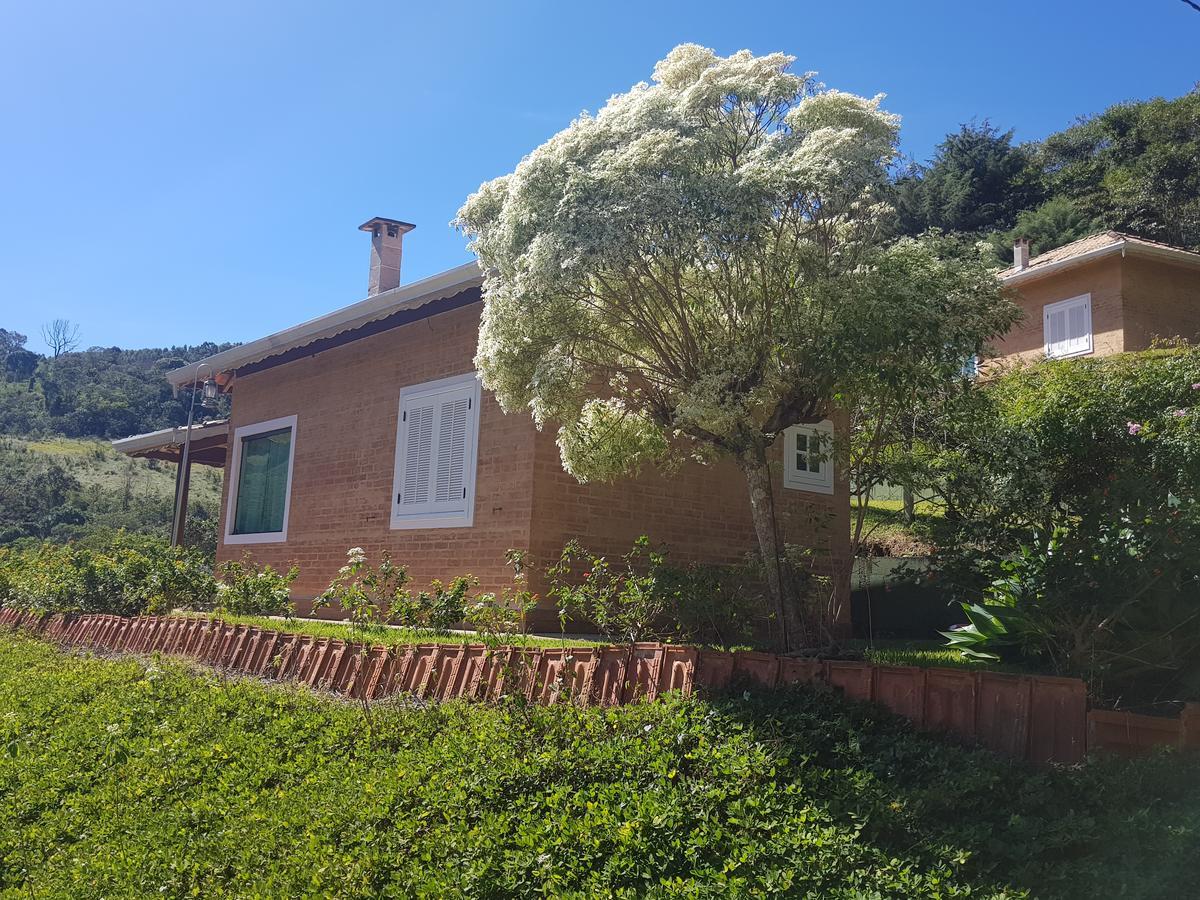 Pousada Recanto Dos Beija Flores Monte Alegre do Sul Exterior foto